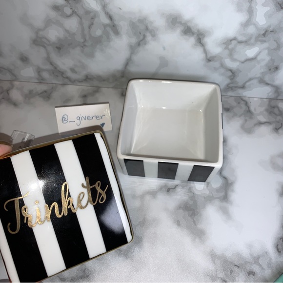 Black & White Stripe โTrinketโ Box with Gold Detail - Picture 4 of 13